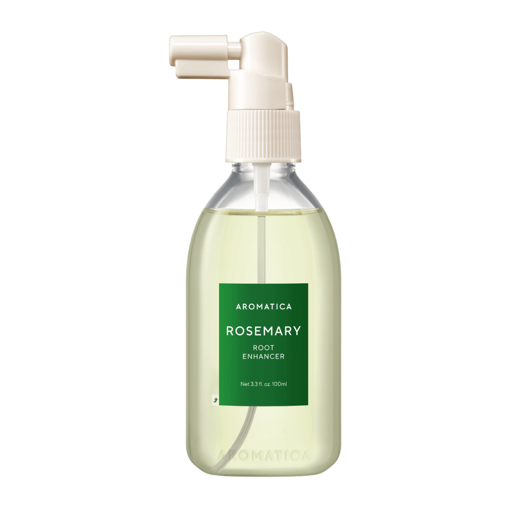 AROMATICA Rosemary Root Enhancer v prozorni steklenički z zeleno etiketo in praktičnim aplikatorskim nastavkom. Izrezana slika izdelka, ki jasno prikazuje obliko embalaže in vsebino.