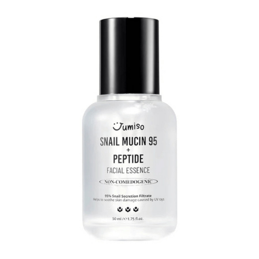 Jumiso Snail Mucin 95 + Peptide Facial Essence v prozorni steklenici s črnim pokrovčkom. Pomirjujoča, vlažilna in nekomedogena esenca z 95 % polžje sluzi.
