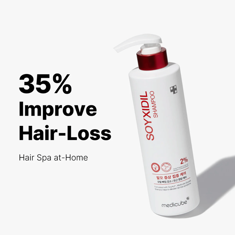 Medicube Soyxidil Shampoo prikazan z besedilom: „35% Izboljšanje Izpadanja Las – Domači Lasni Spa“. Šampon proti izpadanju las in za zdravo lasišče.
