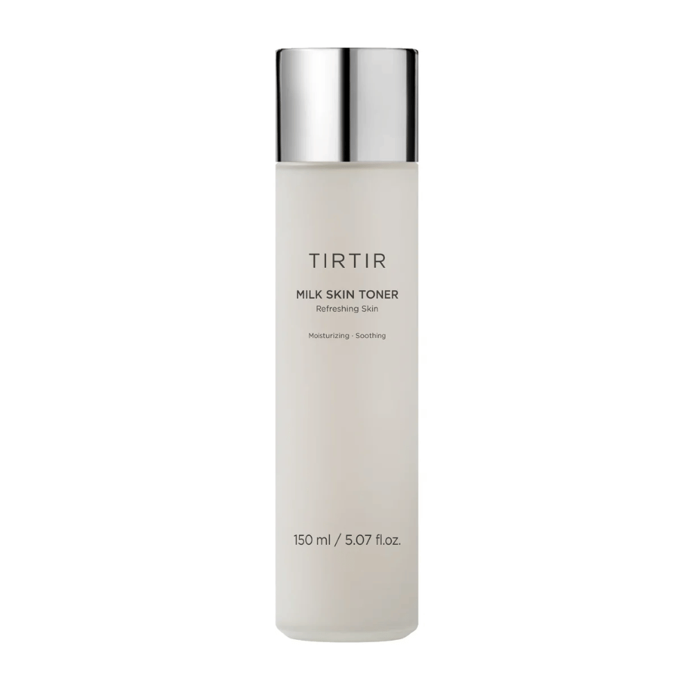 Slika izdelka "TIRTIR MILK SKIN TONER", tonik za kožo, ki obljublja osvežujoče in pomirjujoče učinke. Vsebina je 150 ml.