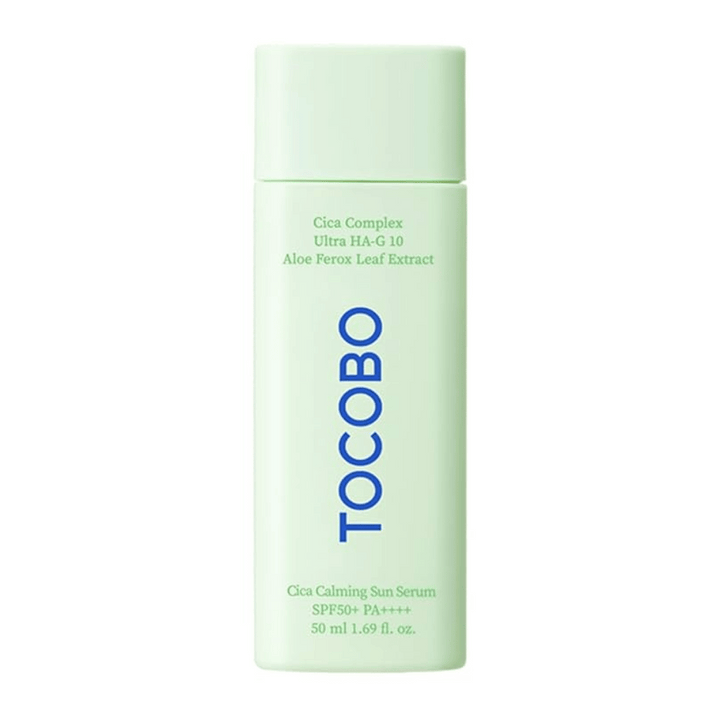 TOCOBO Cica Calming Sun Serum v mintzeleni steklenički z modrim besedilom, SPF50+ PA++++, 50 ml.