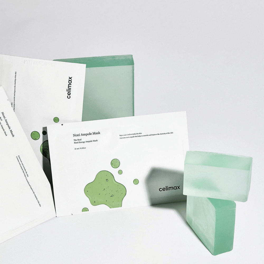 The Real Noni Energy Ampoule Mask iz Celimaxa ponuja učinkovito in vlažilno nego za kožo. S svojo edinstveno formulo pomaga izboljšati strukturo kože in ji dati sijaj. Zelena barva mask in sveža zasnova prenašata občutek naravnosti in čistosti.