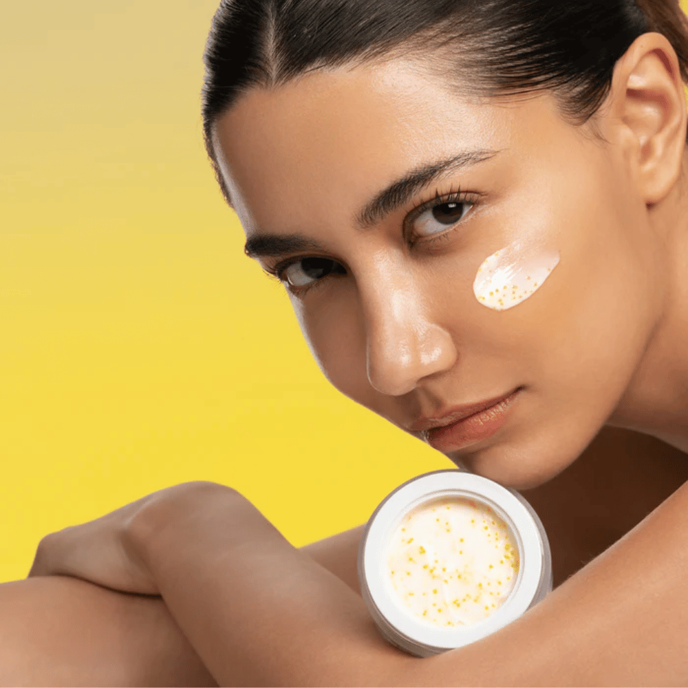 d'Alba Vita Toning Capsule Cream – korejska krema za obraz z vitaminskimi kapsulami, ki pomaga zagotoviti sijaj, izenačiti ten kože in vlažiti kožo.