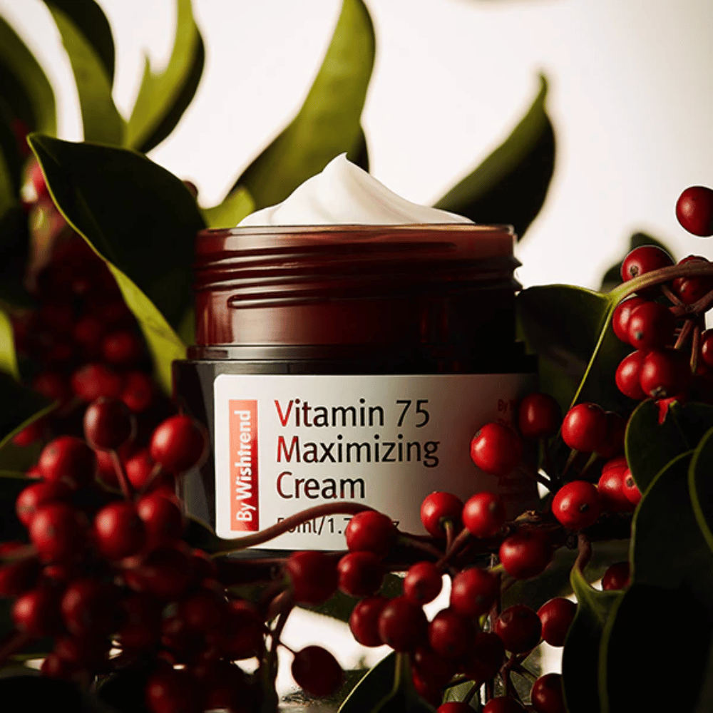 By Wishtrend Vitamin 75 Maximizing Cream z izvlečkom rakitovca, bogatim z vitamini, ki daje sijaj, vlaži kožo in izboljšuje njen lesk.