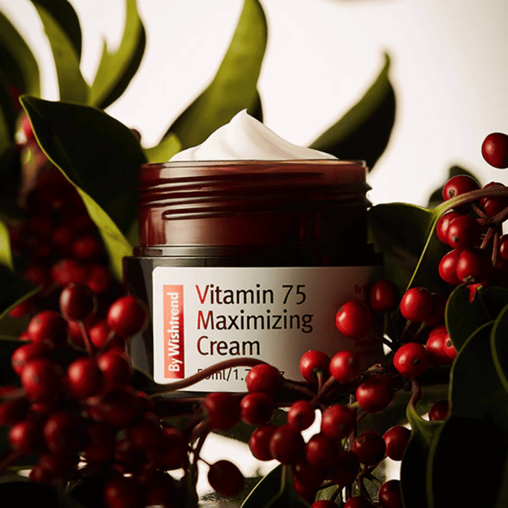 By Wishtrend Vitamin 75 Maximizing Cream z izvlečkom rakitovca, bogatim z vitamini, ki daje sijaj, vlaži kožo in izboljšuje njen lesk.