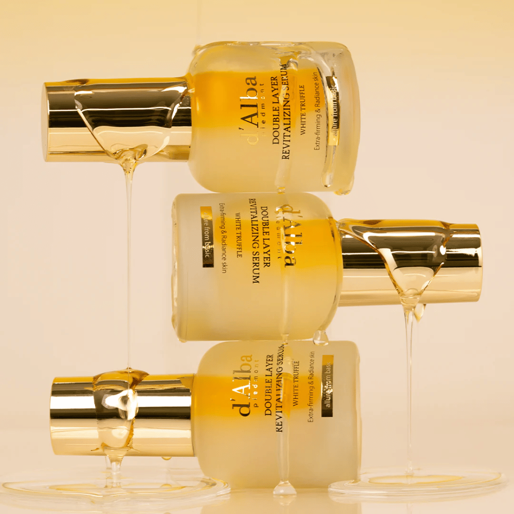 d'Alba White Truffle Double Layer Revitalizing Serum je luksuzen serum, ki združuje hranljivo belo tartuf z vlažilnimi olji. Ta dvojno delujoča formula nudi intenzivno vlaženje in krepi elastičnost kože, kar vodi do bolj gladkega in sijočega tena kože.