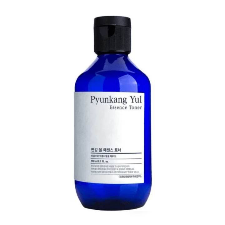 Pyunkang Yul Essence Toner obogaten z izvlečkom korenine astragalusa za vlaženje kože.